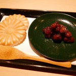 富小路 やま岸 - 小豆、種茂最中