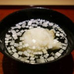 富小路 やま岸 - 椀物（クエ、蕪蒸し）