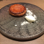 ラチュレ - バターを少し入れたデトランブでおったフィユタージュのガレット・デ・ロワ