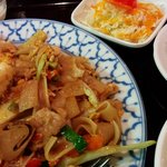 Chaotai - もっちり平麺に具材いっぱい