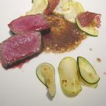 オルグイユ - 榛原牛　紫マスタードと赤ワインのソース