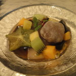 広東料理 センス - 香港フルーツ入り亀ゼリーコラーゲン白玉包み添えライチハニーとオリエンタルな香りのシロップで★