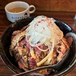 1ポンドのステーキハンバーグ タケル - ウマ盛200g(980円)