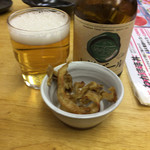 北のどんぶり屋 滝波食堂 - 小樽ビールとお約束サービスので貝ひも