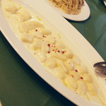 クッチーナ イタリアーナ＆ピッツェリア ズッカ - ３時間飲み放題プラン（５，０００円）の『自家製ポテトニョッキ～クルミとモッツアレラのクリームソース～』写真は４人前２０１６年１２月