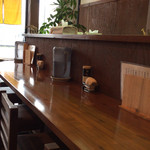 らーめん きりん - 清潔感のあるお店です。