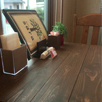 カフェ sara - テーブル席にも電源コンセントがあります