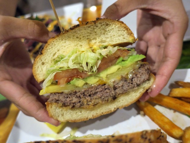 Cheeseburger In Paradise Waikiki チーズバーガー イン パラダイス ワイキキ ハンバーガー 食べログ