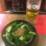 ラーメンBAR やきそばー HIT - たたききゅうり　ビール