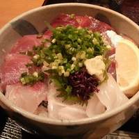 丸新 - 海鮮丼