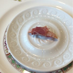 レストラン エピファニー - お食事の始まりに、干し柿のパルマ生ハム巻き