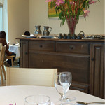 レストラン エピファニー - 店内は華やかなお花がセンターに♪