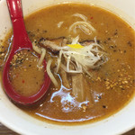 麺屋 武吉 - こってり味噌らー麺 730円 焼豚は硬いが確かにこってり過ぎるラーメン。麺が茹ですぎでのびきってはいるが東京で行列に並ぶ俺でも満足の味。