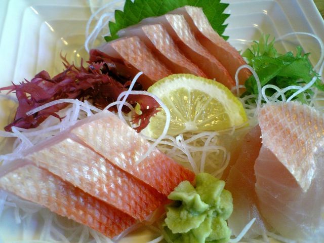 万望亭 - 金目鲷刺身アップ