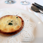 レストラン エピファニー - Cちゃんチョイス①  舞阪しらすのキッシュパイ