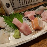天史朗鮨 - お刺身盛合せ（クエ、鬼カサゴ、マグロ。ワラサ腹、鮭児、カワハギ肝和え、黒ムツ）