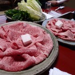 金谷 本店 - 霜降り伊賀牛。見た目でヨダレがでてきそう(笑)