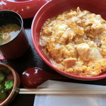 Oyakodon Hotsukoriya - 炭焼鶏の親子丼。820円
