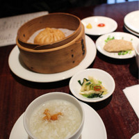 大傳梅梅 - 中華スープは絶品の一言。
                これらが副菜って凄くないですか？Σ(￣。￣ﾉ)ﾉ