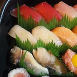回転寿司すノ家 - まぐろ，カンパチ，〆サバ