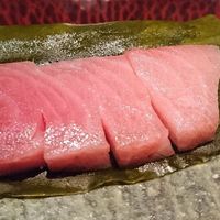 日本料理 晴山 - 氷見の寒ブリの昆布〆