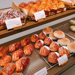 パンやきどころ RIKI - 陳列されたパンたちです。（2017.1 byジプシーくん）