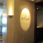 SKYLOUNGE SIRIUS - 店舗入口