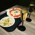 ナポリス ピッツァ＆カフェ 渋谷神南 - 