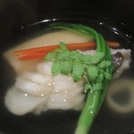 炭火割烹 いふき - おこぜと胡麻豆腐の椀物アップ