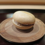 炭火割烹 いふき - ココナッツアイスクリームと栗で作ったあんこの最中