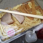 珍々亭 - 「並」の持ち帰り('15年10月)。タレは結構漏れるのでご注意を。