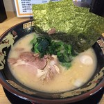 Yokohama Ie Keira-Men Shinzan - 濃厚とんこつ醤油ラーメン(680円)