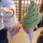 まきばの湯 - ソフトクリーム250円。キャラメルと抹茶