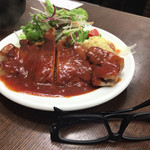 洋食の朝日 - ポークチャップ♫ご飯が勧む味ですが決して辛くはなく絶妙なソースです(o^^o)ポーク自体も柔らかい♫