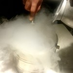 リストランテ･ヒロ  - 液体窒素でファイアー！ならぬスモーク！！