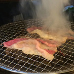 Tachinomidokoro Shichirin Sumibi Horumon Den - バラ肉！刻みネギを巻いて食す(^^)