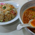 パンダらーめん - 台湾ラーメン大盛、炒飯中盛り