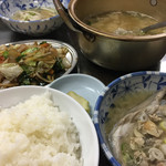 栄食堂 - 野菜炒め。300円。タレが美味しい。鱈汁は安定の美味しさ