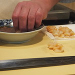 鮨 猪股 - 小柱準備中