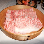 瀬里奈 - 宮城県産の特撰牛Ａ５サーロインのしゃぶしゃぶ肉・その１です。