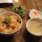 中国料理　王味 - 本日のどんぶり（炒飯扒清炒蝦仁）のセット【2010/12/1*】