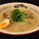 十兵衛 - 鶏パイタンラーメン。こだわりのスープで、たっぷり野菜の甘みもあり、とても美味しい^_^