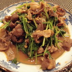 チャイニーズテーブル胡同 - 香菜とラムの北京風炒め（1290円）