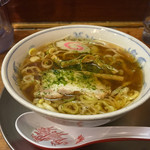龍上海 - ラー博は俺の社員食堂。  赤湯しょうゆミニラーメソ！  なるとがキュート♡