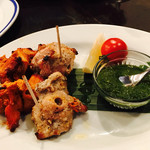 ダバ インディア - チキンティッカプレート¥680