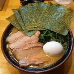 横浜家系ラーメン ぶっちぎり家 - 特製ラーメン