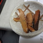 一晴庵 - サバ節とアジ節、出汁をとった後の煮付け