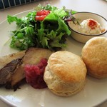 バターミルクビスケット ＆ ベーコンプレート