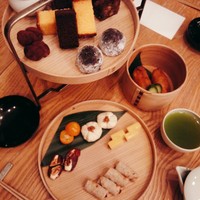 HIGASHIYA GINZA - 「茶間食」￥3780　上段は甘いもの、下段は塩気のあるもの