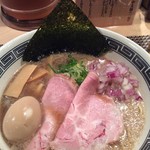 セアブラノ神 壬生本店 - 味玉背脂煮干しそば:アップ